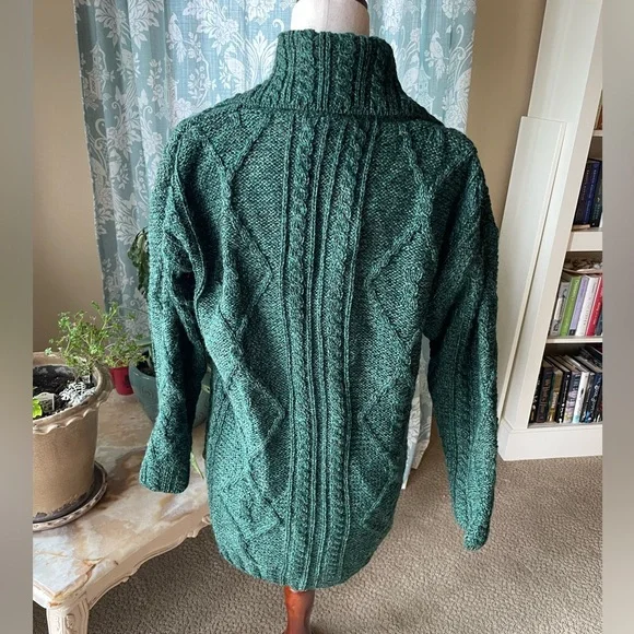 Made in Ireland green wool knit long sweater - Picture 3 of 15